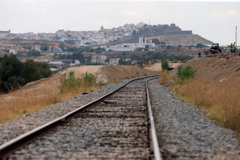 PORTUGAL ENTRE PAÍSES EUROPEUS COM MAIOR REDUÇÃO DE REDE FERROVIÁRIA — REGULADOR