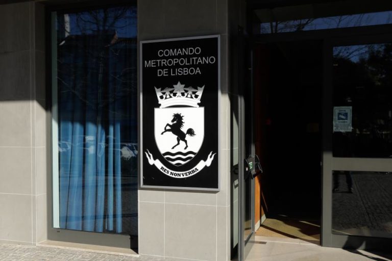 UM POLÍCIA DETIDO POR SUSPEITA DE INTEGRAR GRUPO CRIMINOSO E OUTRO CONSTITUÍDO ARGUIDO – PSP