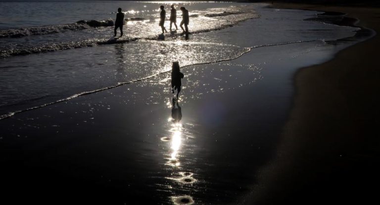 COVID-19: LOTAÇÃO DAS PRAIAS DA FIGUEIRA DA FOZ ASCENDE A 54 MIL PESSOAS