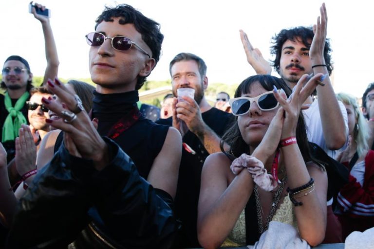 COVID-19:  FESTIVAIS SÃO PERMITIDOS COM LUGAR MARCADO E REEMBOLSOS SÓ EM 2022