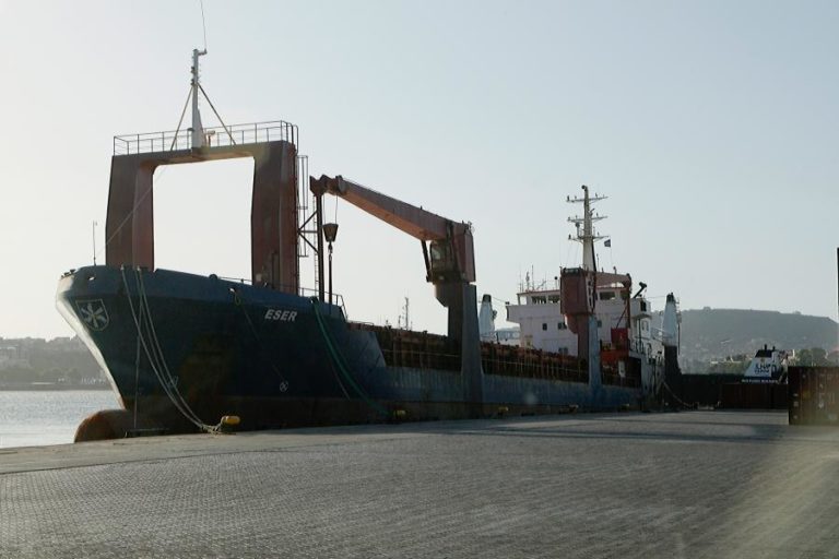 COVID-19: NÚMERO DE NAVIOS NOS PORTOS DE CABO VERDE CAIU PARA METADE EM ABRIL