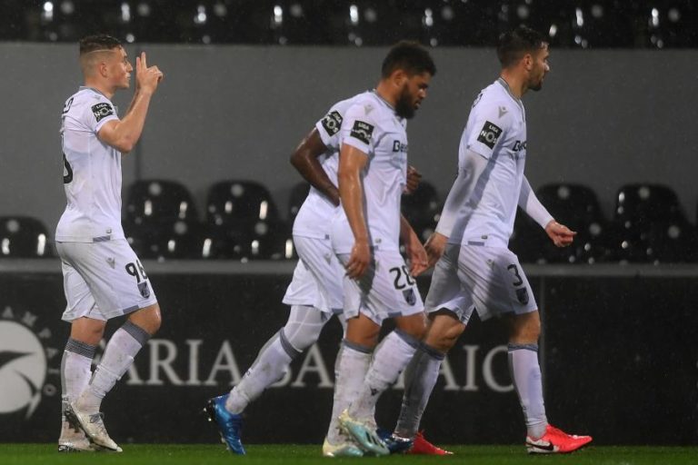 COVID-19: VITÓRIA DE GUIMARÃES QUER TER FOTOGRAFIAS DE SÓCIOS NO SEU ESTÁDIO