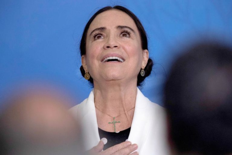 REGINA DUARTE DEIXA SECRETARIA DA CULTURA DO BRASIL PARA ASSUMIR CINEMATECA