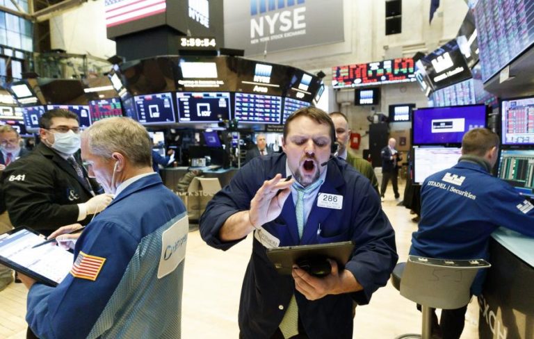 WALL STREET FECHA EM BAIXA CLARA DEPOIS DE ALERTAS DO CHEFE DA RESERVA FEDERAL