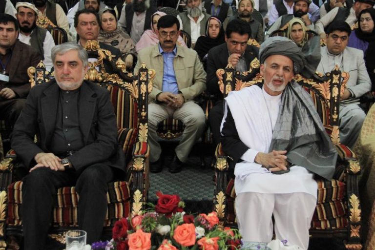 PRESIDENTE GHANI E RIVAL ABDULLAH ASSINAM ACORDO DE PARTILHA DE PODER NO AFEGANISTÃO