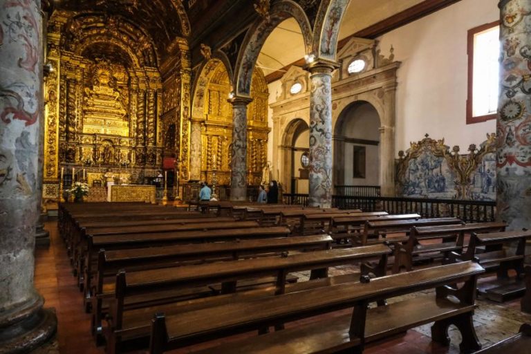 COVID-19: DGS ALERTA PARA “RISCO AUMENTADO” DE PROPAGAÇÃO DO VÍRUS NOS CULTOS RELIGIOSOS