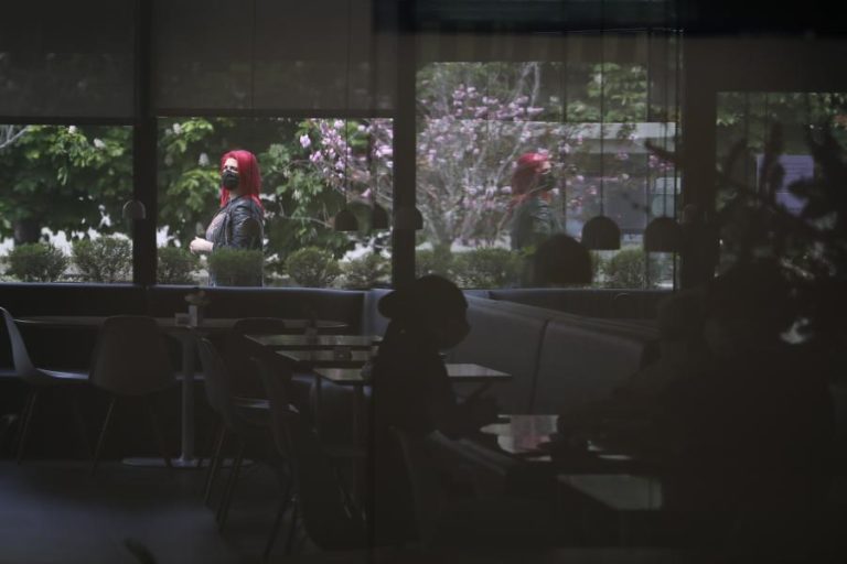 COVID-19: COSTA ADMITE LEVANTAR LIMITE À LOTAÇÃO DOS RESTAURANTES A PARTIR DE JUNHO