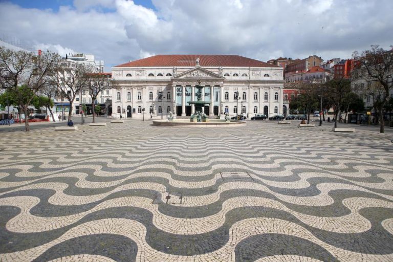 COVID-19: CÂMARA DE LISBOA ESTIMA QUEBRA DE 20 ME NA TAXA TURÍSTICA E 115 ME NO IMT