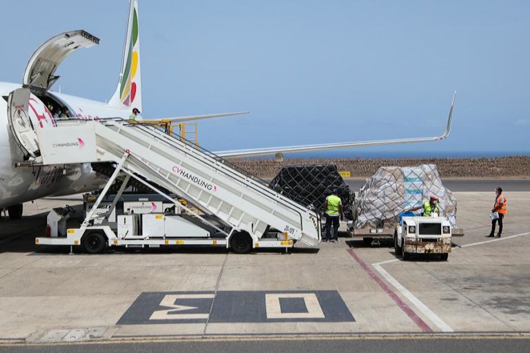 COVID-19: MOVIMENTO NOS AEROPORTOS DE CABO VERDE CAIU 99,5% EM ABRIL