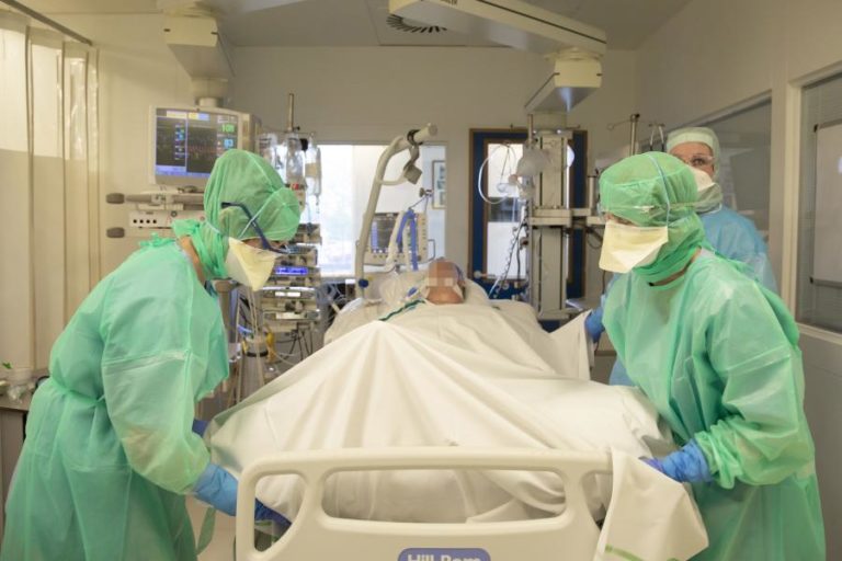 COVID-19: NOVOS CASOS RECUAM PARA 212 E RISCO DE TRANSMISSÃO DIMINUI NA BÉLGICA