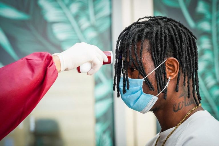 COVID-19: ESCOLAS DEVEM CUMPRIR REGRAS LEGAIS NA MEDIÇÃO DA TEMPERATURA AOS ALUNOS