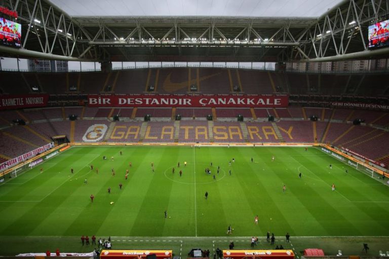 COVID-19: GALATASARAY, BESIKTAS E FENERBAHÇE SUSPENDEM TREINOS APÓS CASOS POSITIVOS