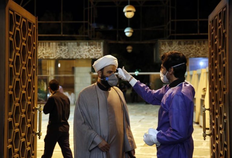 COVID-19: IRÃO REGISTA QUASE 7.000 MORTOS DEVIDO AO VÍRUS