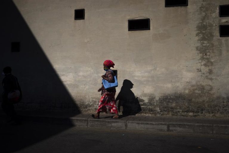 COVID-19: NÚMERO DE MORTOS EM ÁFRICA SOBE PARA MAIS DE 2.700