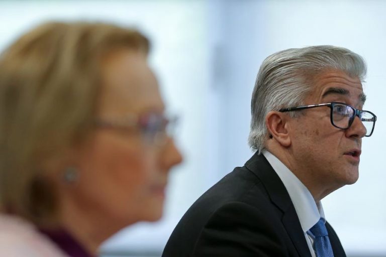 COVID-19: GOVERNO GARANTE QUE MÁSCARAS “TÊM CHEGADO A TODA A POPULAÇÃO”