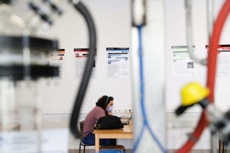 COVID-19: FCT APOSTA NO DIGITAL PARA “NÃO DEIXAR NINGUÉM PARA TRÁS”