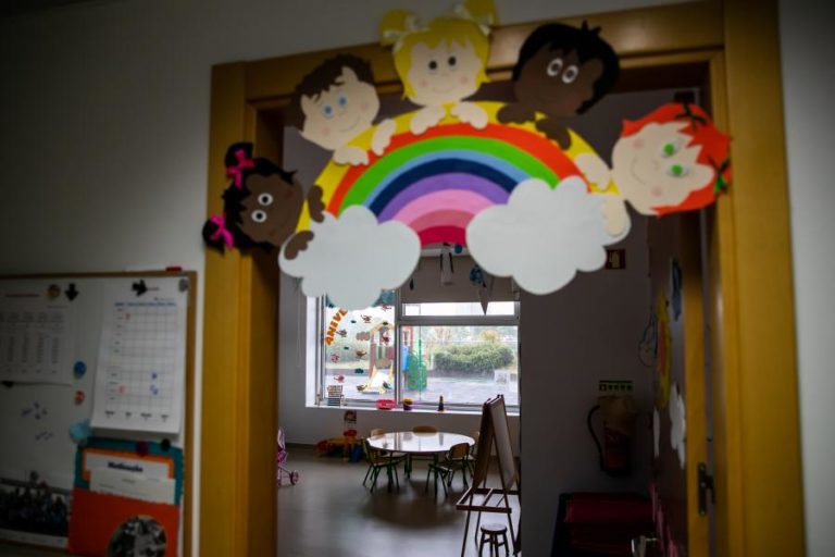 COVID-19: REGRESSO À CRECHE É BOM PARA CRIANÇAS E PAIS, CONCORDAM ESPECIALISTAS