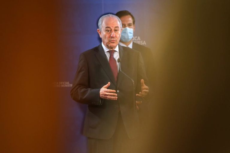 PSD DEFENDE QUE DEVE “MEDIAR ALGUM TEMPO” ENTRE SAÍDA DO GOVERNO E LIDERANÇA DO BANCO DE PORTUGAL