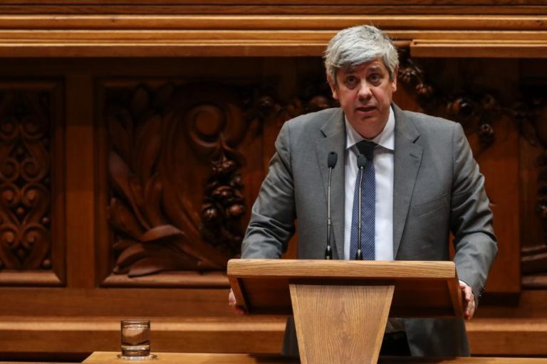 CENTENO AVISA QUE NÃO DEIXARÁ PREJUDICAR NOVO BANCO POR DEBATE PARLAMENTAR “SEM SENTIDO”