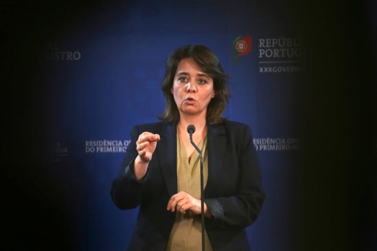 CATARINA MARTINS DIZ QUE COMPROMISSO DE MÁRIO CENTENO É FAZER ORÇAMENTO SUPLEMENTAR