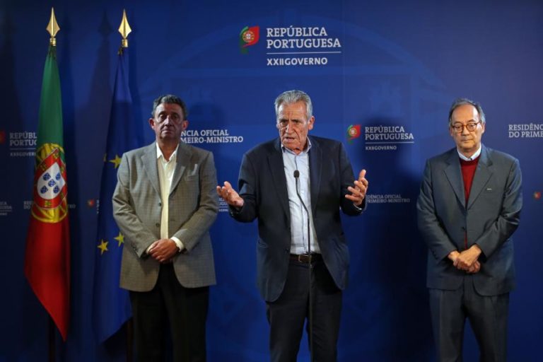 NÃO PEÇAM AO PCP PARA IR SALAMIZANDO O GOVERNO — JERÓNIMO DE SOUSA