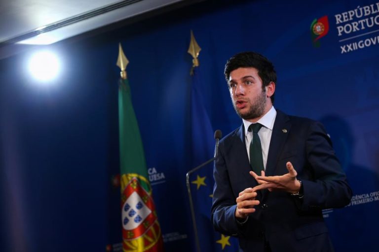 COVID-19: CDS DEFENDE DESCIDA DE IMPOSTOS NO ORÇAMENTO RETIFICATIVO
