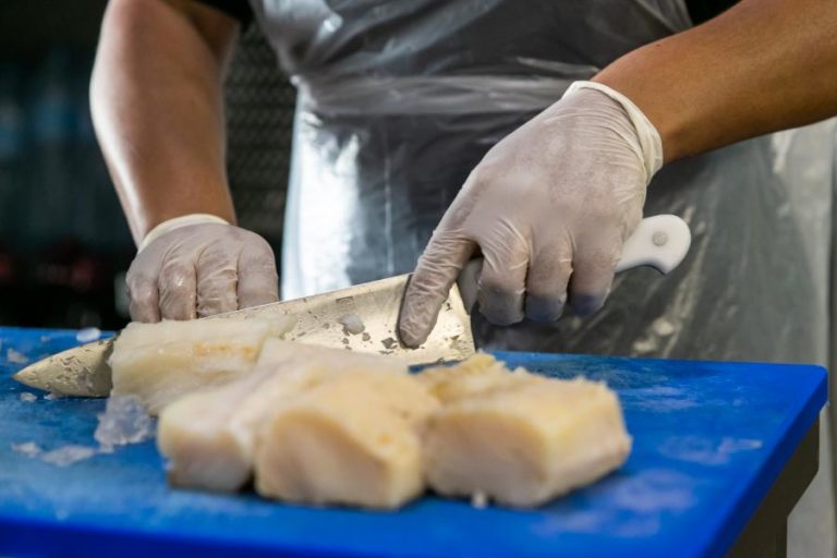 COVID-19: INDUSTRIAIS DO BACALHAU PEDEM AJUDA A EMPRESAS DE DISTRIBUIÇÃO E RESTAURANTES