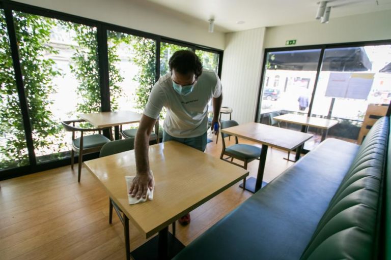 COVID-19: RESTAURANTES REABREM SEGUNDA COM “TODAS AS CONDIÇÕES” DE SEGURANÇA