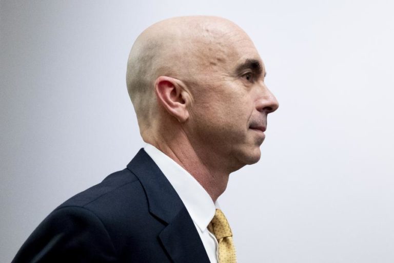 DEMOCRATAS ABREM INQUÉRITO A AFASTAMENTO POR DONALD TRUMP DE MAIS UM INSPETOR-GERAL