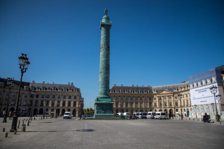 COVID-19: FRANÇA REGISTA 96 MORTOS EM 24 HORAS