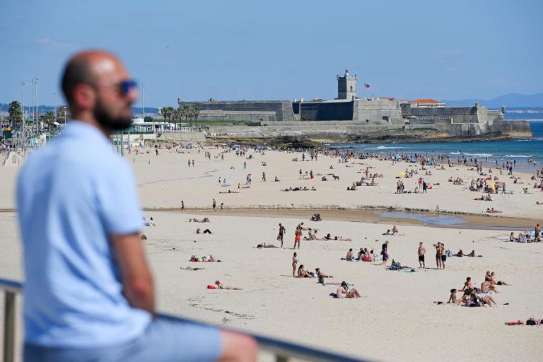 COVID-19: REGRAS DE ACESSO ÀS PRAIAS DISCUTIDAS ESTA SEMANA COM GOVERNO E MUNICÍPIOS