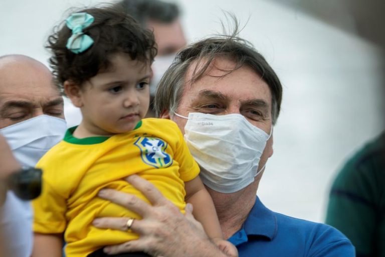 COVID-19: ENTIDADES MÉDICAS DESACONSELHAM CLOROQUINA APÓS BOLSONARO TER AUMENTADO PRODUÇÃO