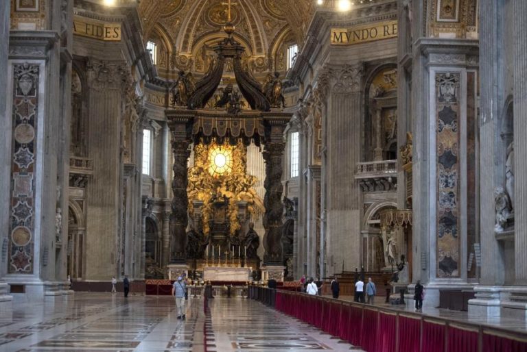 COVID-19: MUSEUS DO VATICANO REABREM EM JUNHO E IGREJA DO SANTO SEPÚLCRO NO DOMINGO