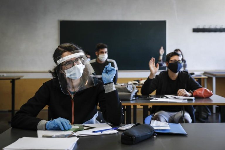 COVID-19: DIRETORES APLAUDEM “COMPORTAMENTO EXEMPLAR” DOS ALUNOS