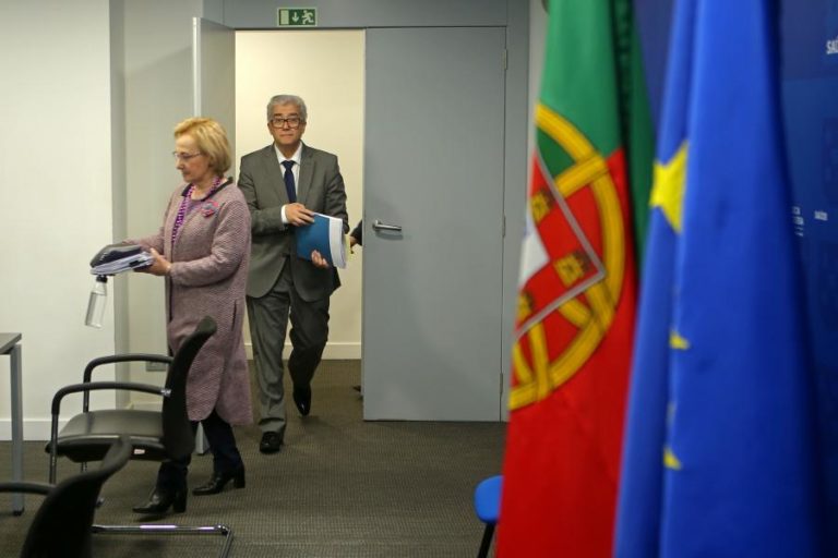 COVID-19: SECRETÁRIO DE ESTADO DA SAÚDE ADMITE REVER ESTRATÉGIAS DE TESTAGEM