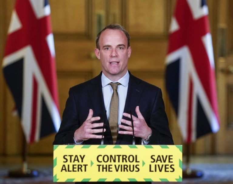 HONG KONG: LONDRES OFERECE MAIS DIREITOS A HABITANTES COM PASSAPORTE BRITÂNICO