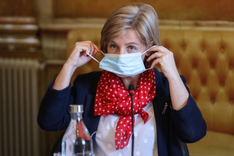 COVID-19: MAIS DE 3.200 PROFISSIONAIS DE SAÚDE INFETADOS