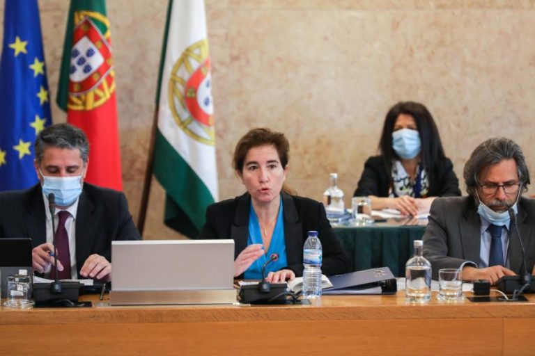 COVID-19: NOVENTA MIL PEDIDOS DE ‘LAY-OFF’ VALIDADOS E 735 MIL TRABALHADORES ABRANGIDOS – MINISTRA