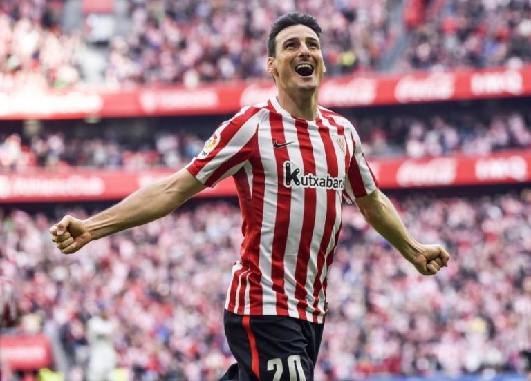 FUTEBOLISTA ESPANHOL ARITZ ADURIZ DESPEDE-SE DOS RELVADOS AOS 39 ANOS