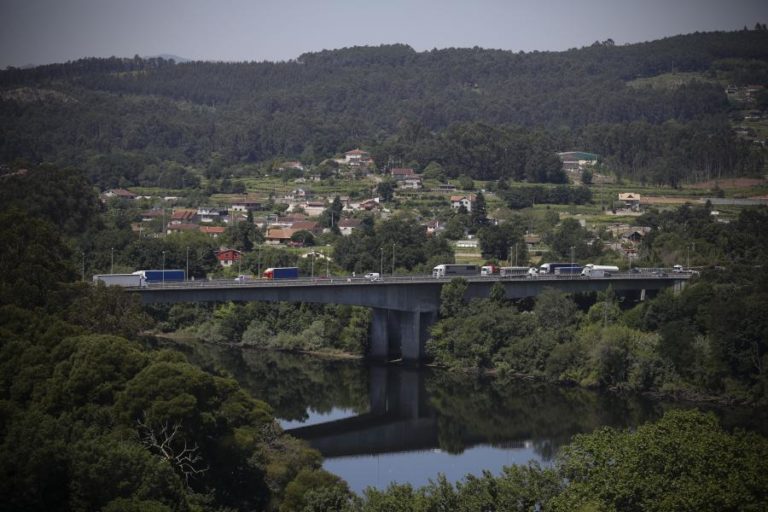 COVID-19: VALENÇA E TUI EXIGEM REABERTURA IMEDIATA DA PONTE CENTENÁRIA