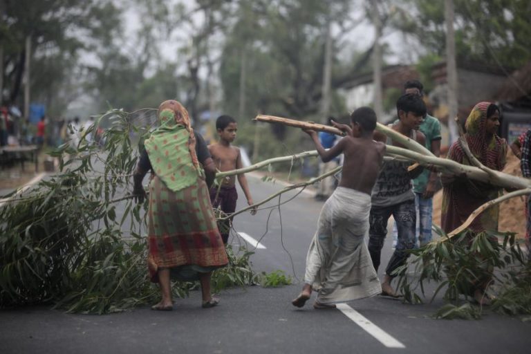 CICLONE AMPHAN MATA PELO MENOS 84 PESSOAS NA ÍNDIA E NO BANGLADESH