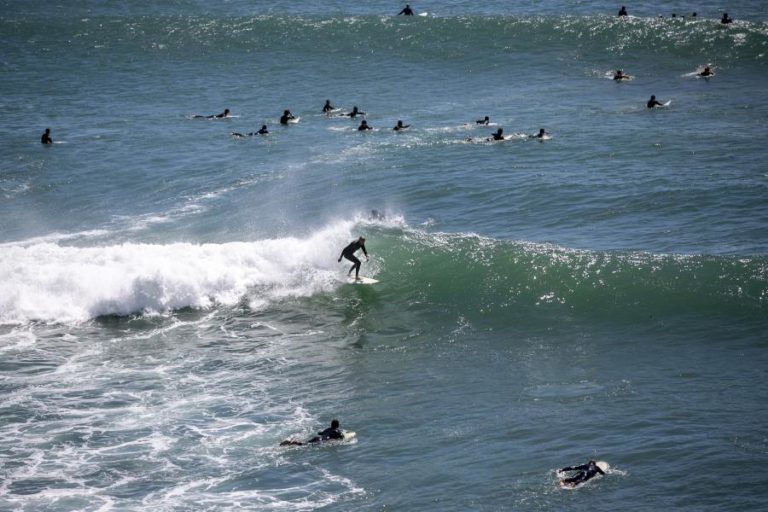 COVID-19: AUTORIDADE MARÍTIMA LEMBRA QUE MUITAS PRAIAS AINDA ESTÃO SEM VIGILÂNCIA