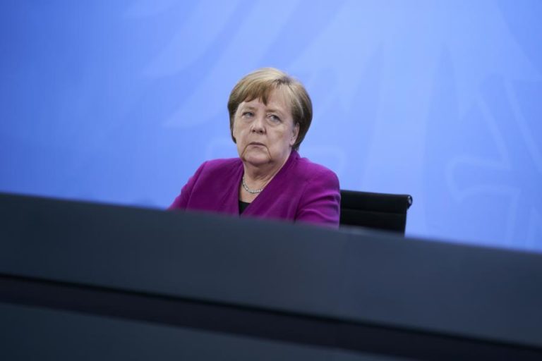 COVID-19: MERKEL REJEITA CONVITE DE TRUMP PARA COMPARECER NA CIMEIRA DO G7