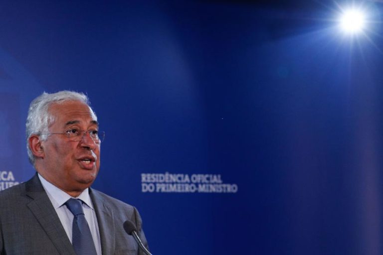 COVID.19: COSTA AFIRMA QUE ‘LAY-OFF’ VAI CONTINUAR MAS IRÁ EVOLUINDO PARA NOVO MODELO