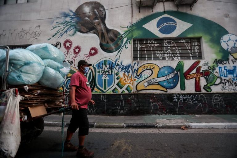 COVID-19: PREFEITO DE SÃO PAULO DEFENDE REABERTURA DA ECONOMIA COM HOSPITAIS QUASE LOTADOS