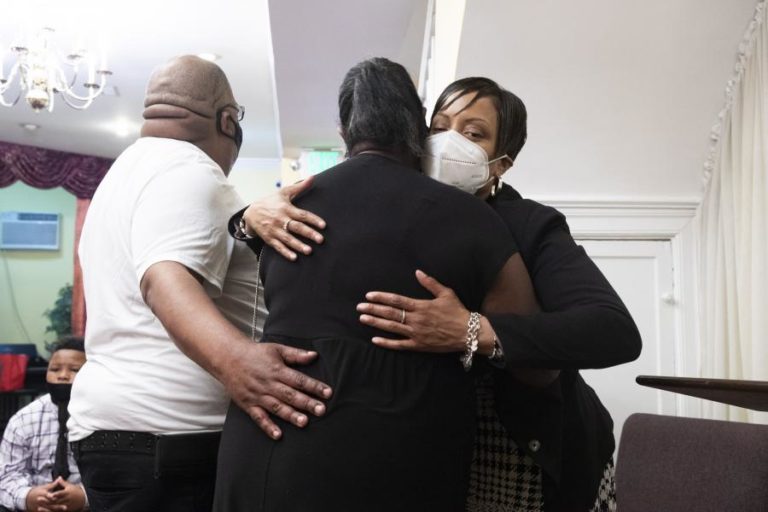 COVID-19: ESTADOS UNIDOS COM 1.297 MORTOS NAS ÚLTIMAS 24 HORAS