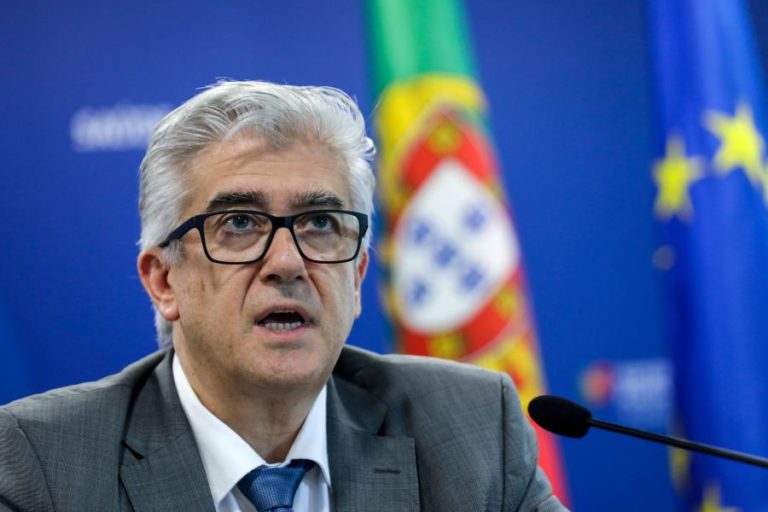 COVID-19: SNS REFORÇADO COM CERCA DE 3.000 PROFISSIONAIS DE SAÚDE DURANTE A PANDEMIA