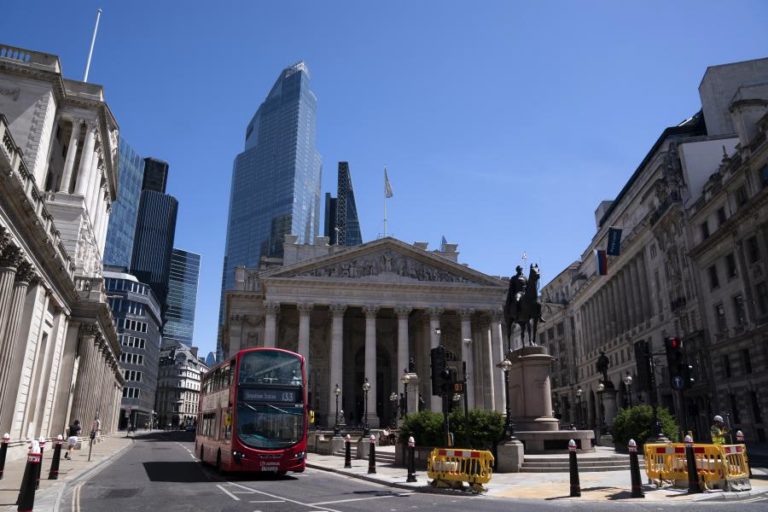 COVID-19: REINO UNIDO REGISTA MAIS 324 MORTES, TOTAL ULTRAPASSA 38 MIL 