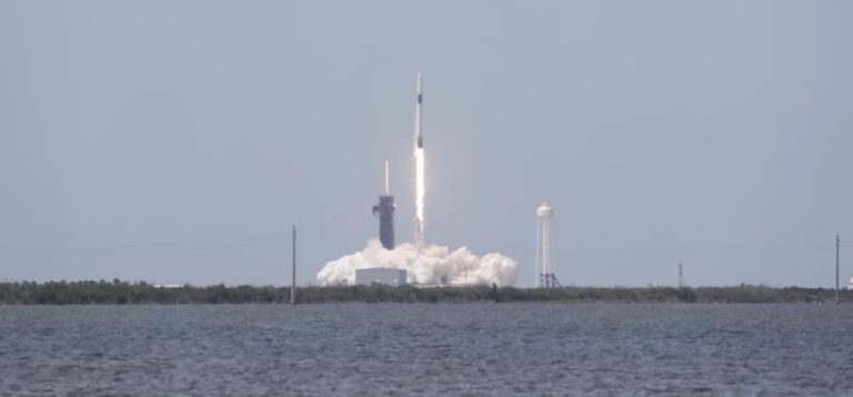 FOGUETÃO DA SPACEX JÁ FOI LANÇADO, NA PRESENÇA DO PRESIDENTE DOS ESTADOS UNIDOS