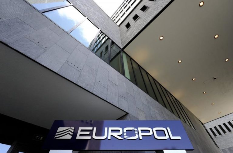 EUROPOL ALERTA PARA ATIVIDADE DOS HAMMERSKINS E ESCUDO IDENTITÁRIO EM PORTUGAL